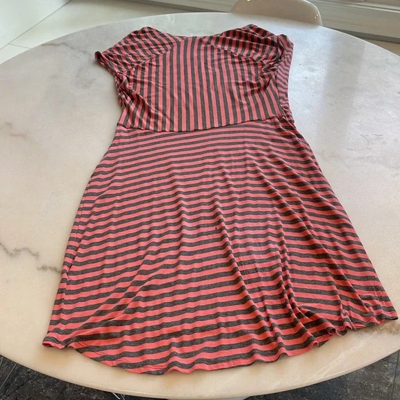 ELLA MOSS COWL NECK CAP SLEEVE CORAL AND GRAY STRIPE DRESS. L - Picture 7 of 7